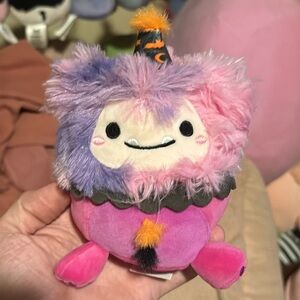 Woxie the Bigfoot clown Halloween squishmallow NWT